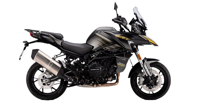 QJ Motor SRT 900S ON ROAD