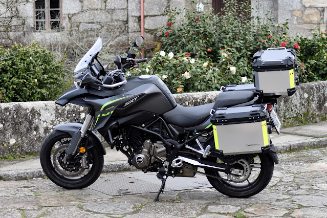 QJ Motor SRT 700 ON ROAD