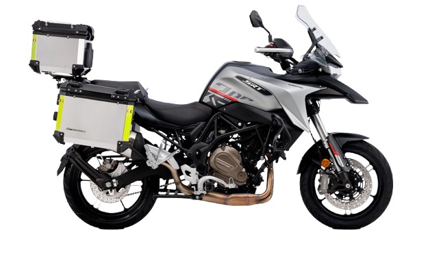 QJ Motor SRT 700 ON ROAD