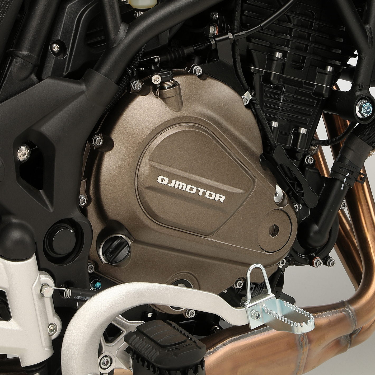 Motor bicilíndrico 698 cc de 8 válvulas