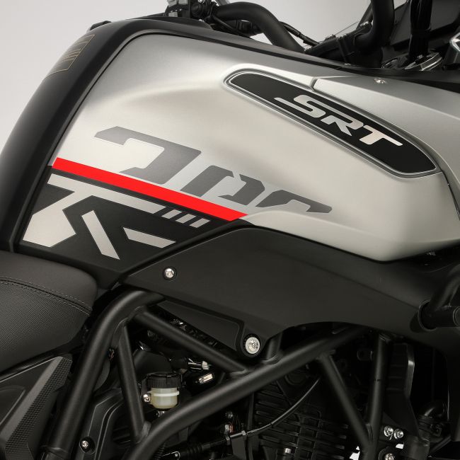 QJ Motor SRT 700 ON ROAD