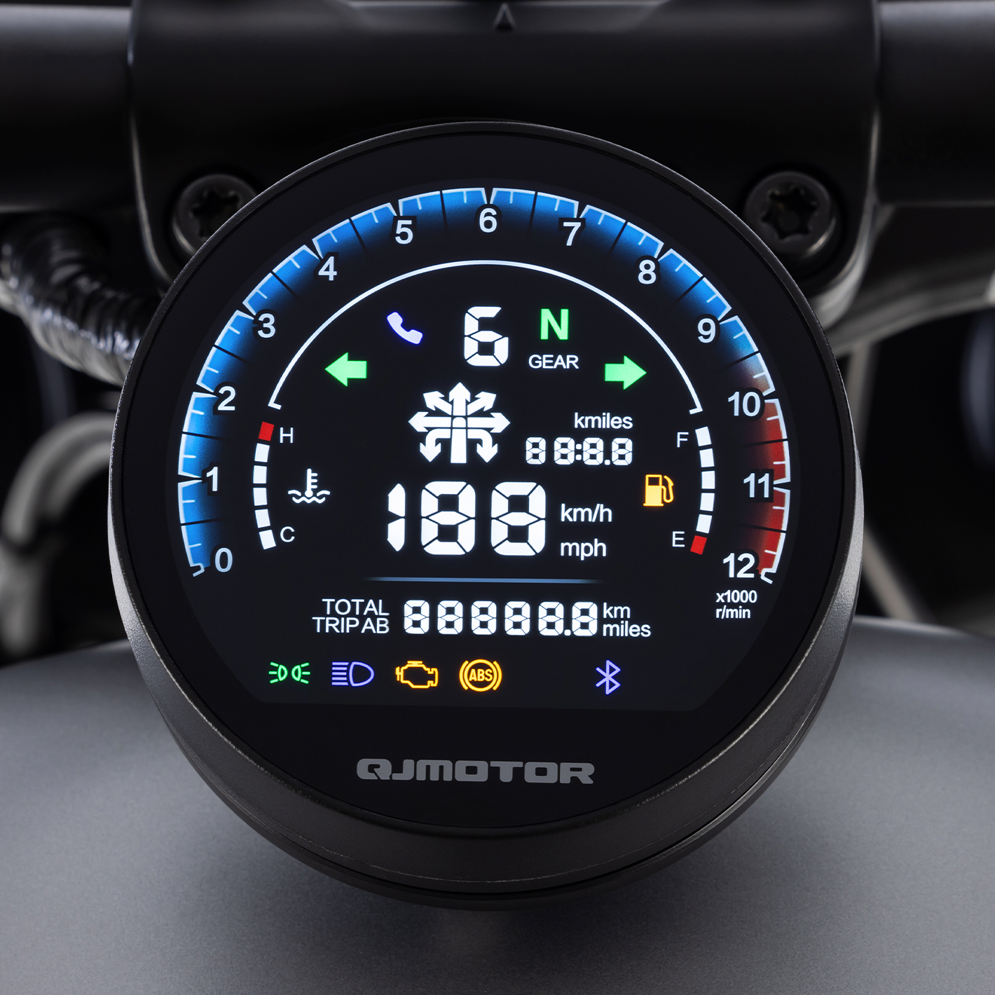 Dashboard lcd digital con navegación 'giro a giro'